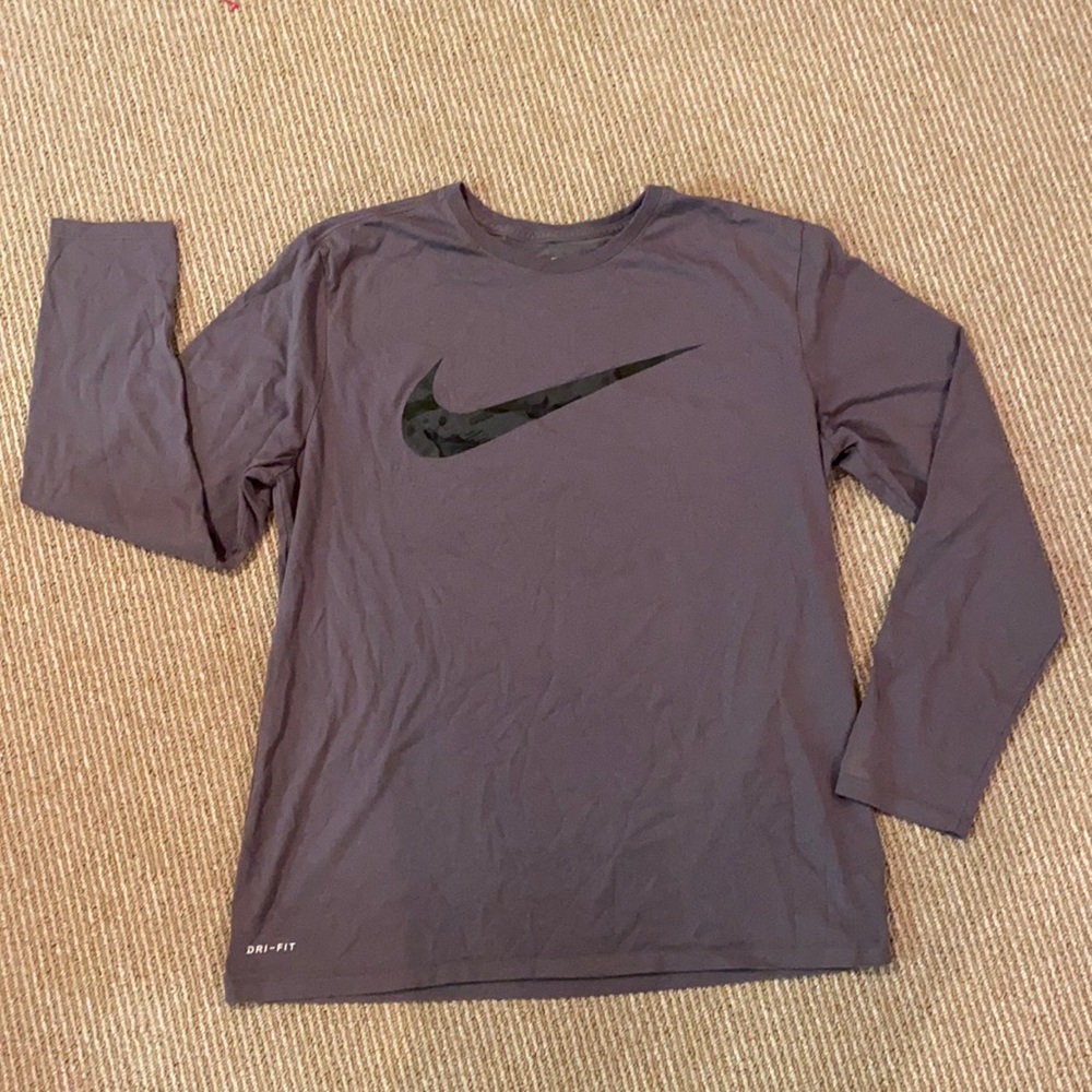NIKE Men’s Long Sleeve Shirt